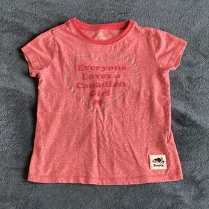 Roots Kids everyone loves a Canadian girl Graphic Tee size S, 5-6 years
